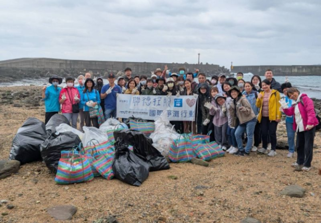 Lemtech-Taiwan-Team-Cleans-Up-Keelung-Coastline-Image